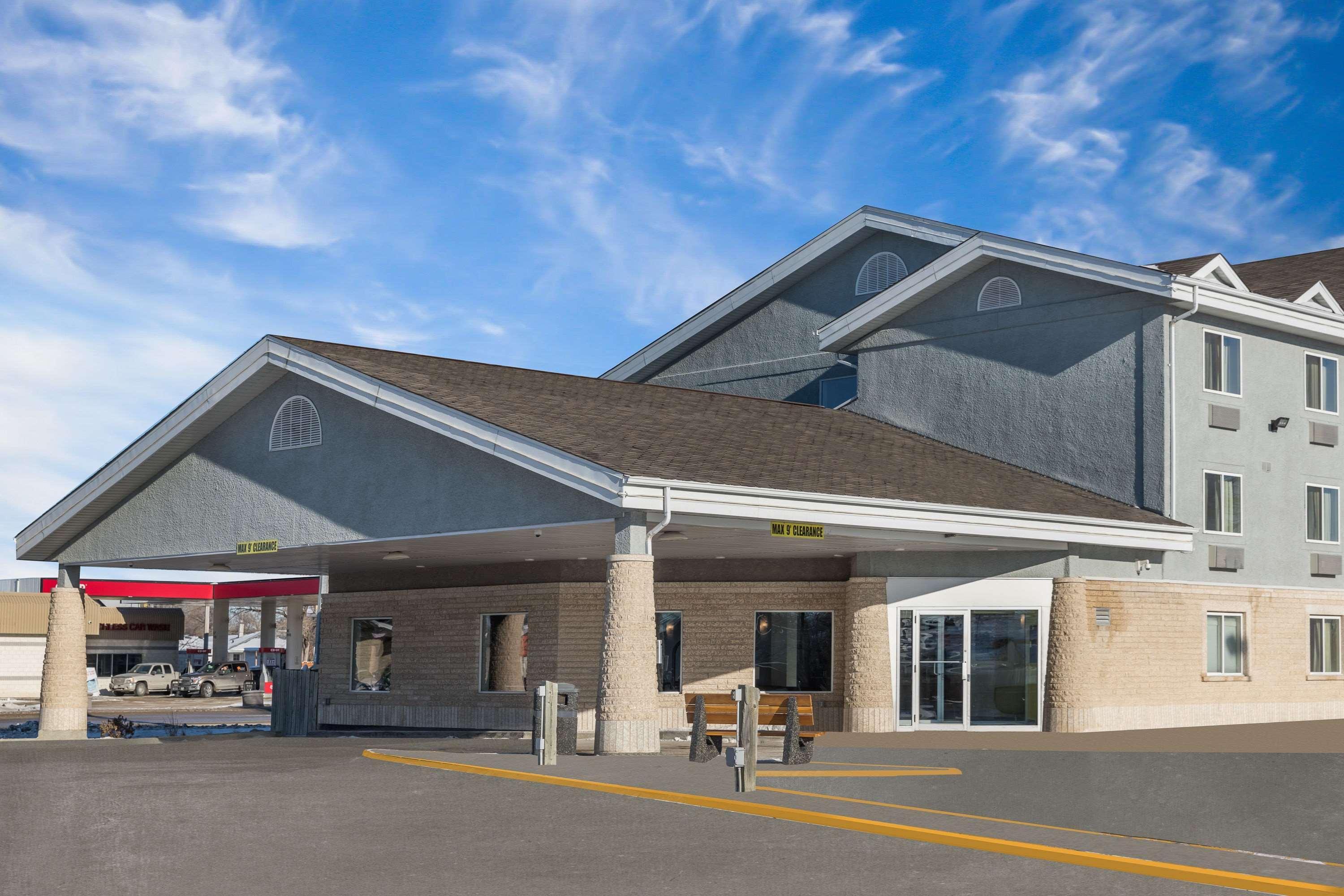 Super 8 By Wyndham Winnipeg West Buitenkant foto