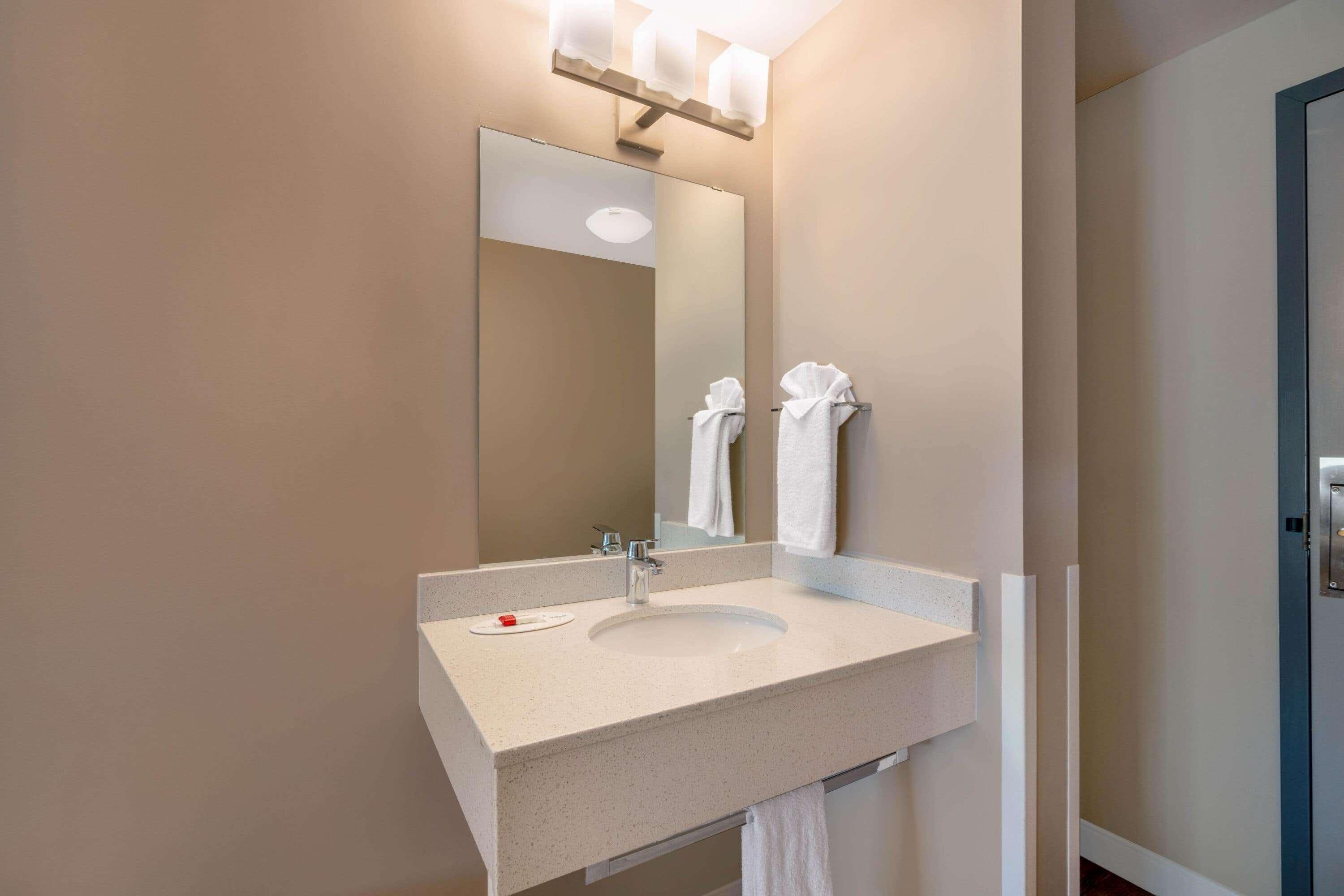 Super 8 By Wyndham Winnipeg West Buitenkant foto