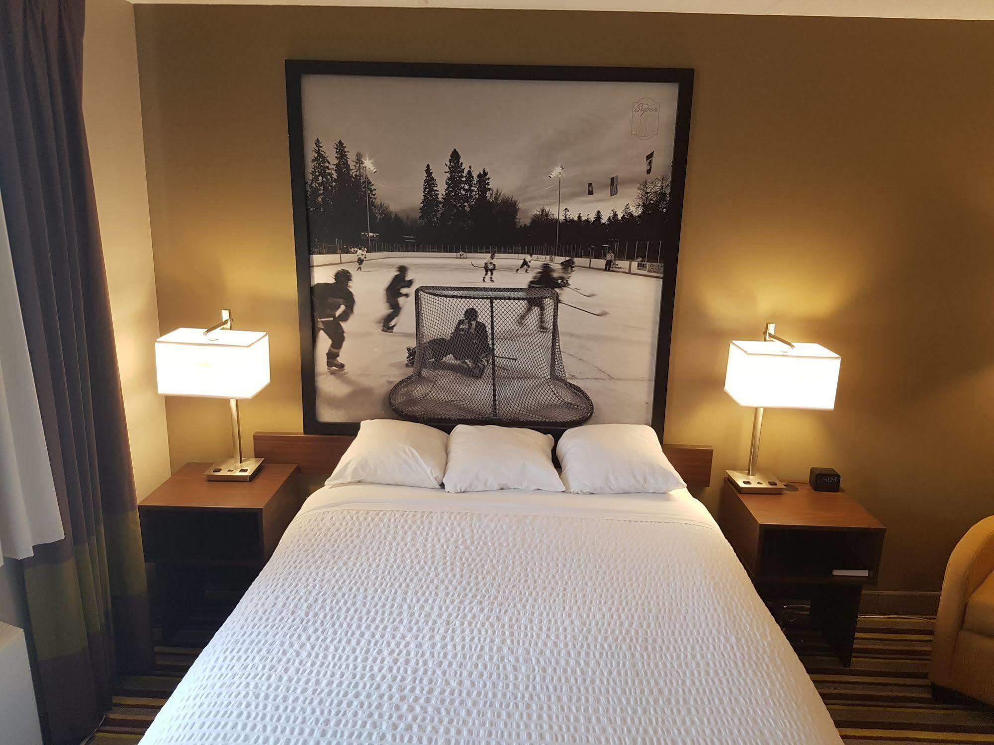 Super 8 By Wyndham Winnipeg West Buitenkant foto